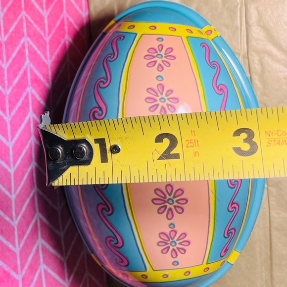 Plastic Easter Egg and Banner - Picture 8 of 10